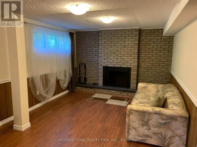 66 DEWLANE DRIVE, Toronto (Newtonbrook West), Ontario, M2R2P8