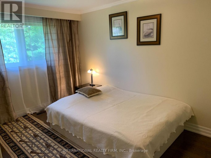 66 DEWLANE DRIVE, Toronto (Newtonbrook West), Ontario, M2R2P8