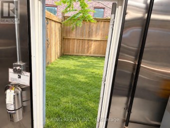 1001 QUEEN STREET E Toronto (South Riverdale) Ontario photo 48