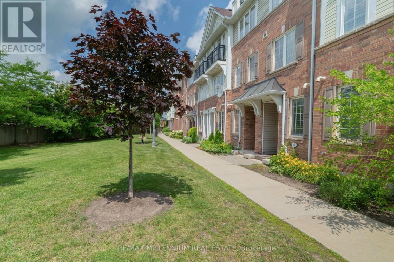 17 - 2614 DASHWOOD DRIVE, Oakville (WT West Oak Trails), Ontario, L6M0K5