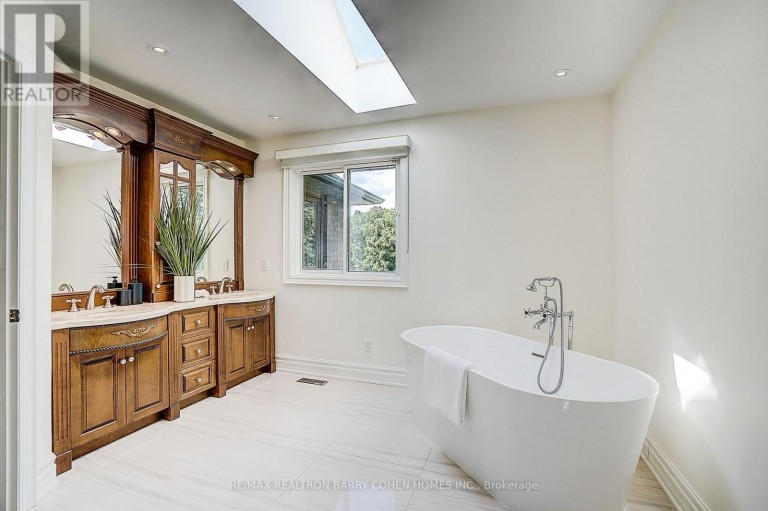 44 PRINCE EDWARD BOULEVARD, Markham (Thornlea), Ontario, L3T7G1