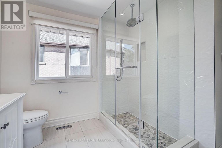 44 PRINCE EDWARD BOULEVARD, Markham (Thornlea), Ontario, L3T7G1