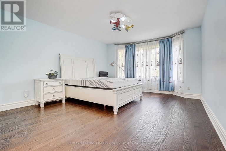 44 PRINCE EDWARD BOULEVARD, Markham (Thornlea), Ontario, L3T7G1