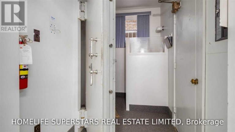 2 ERIE STREET S, Chatham-Kent (Chatham), Ontario, N0P1W0