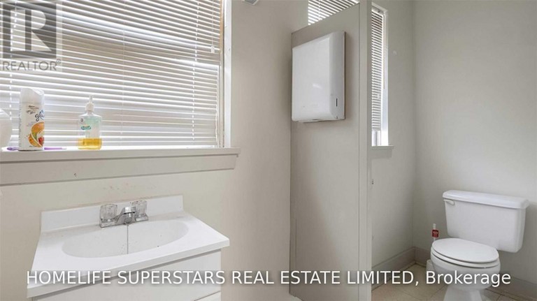 2 ERIE STREET S, Chatham-Kent (Chatham), Ontario, N0P1W0
