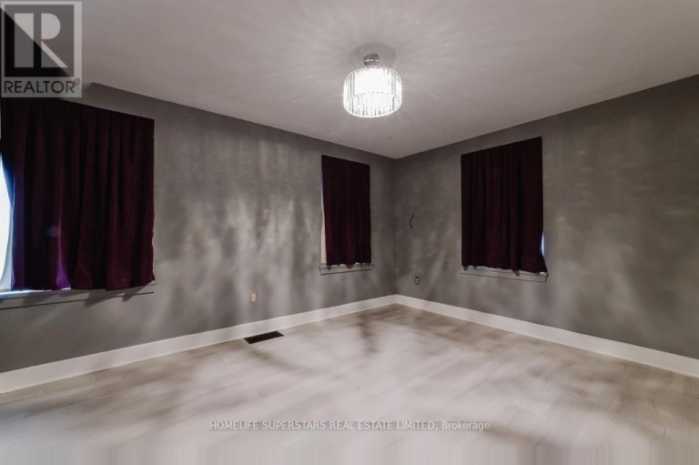 2 ERIE STREET S, Chatham-Kent (Chatham), Ontario, N0P1W0