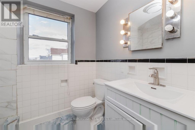 2 ERIE STREET S, Chatham-Kent (Chatham), Ontario, N0P1W0