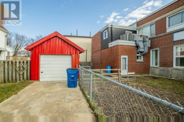 2 ERIE STREET S, Chatham-Kent (Chatham), Ontario, N0P1W0