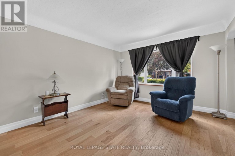 302 EAST 28TH STREET, Hamilton (Eastmount), Ontario, L8V3J3