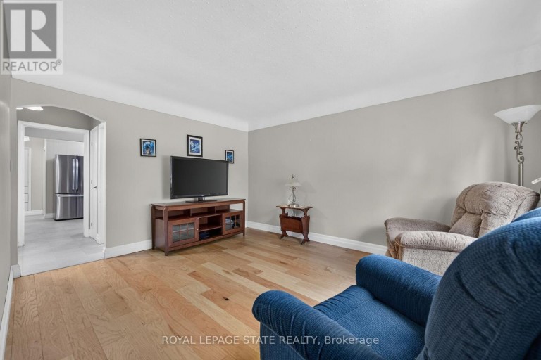 302 EAST 28TH STREET, Hamilton (Eastmount), Ontario, L8V3J3