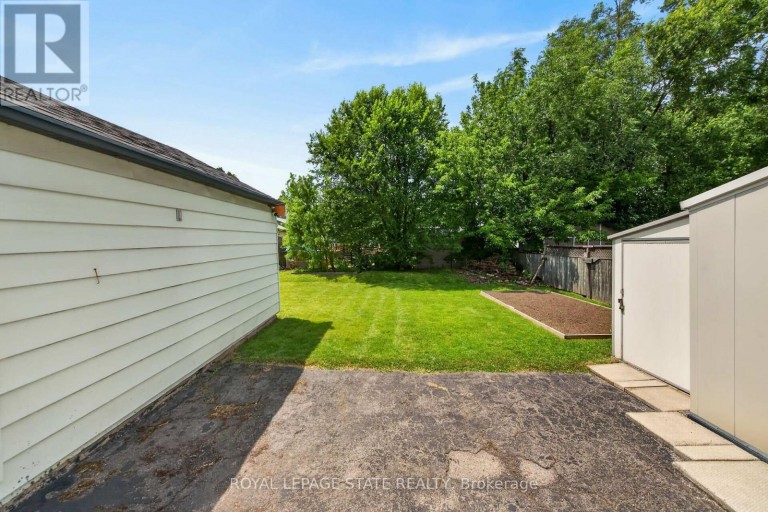 302 EAST 28TH STREET, Hamilton (Eastmount), Ontario, L8V3J3