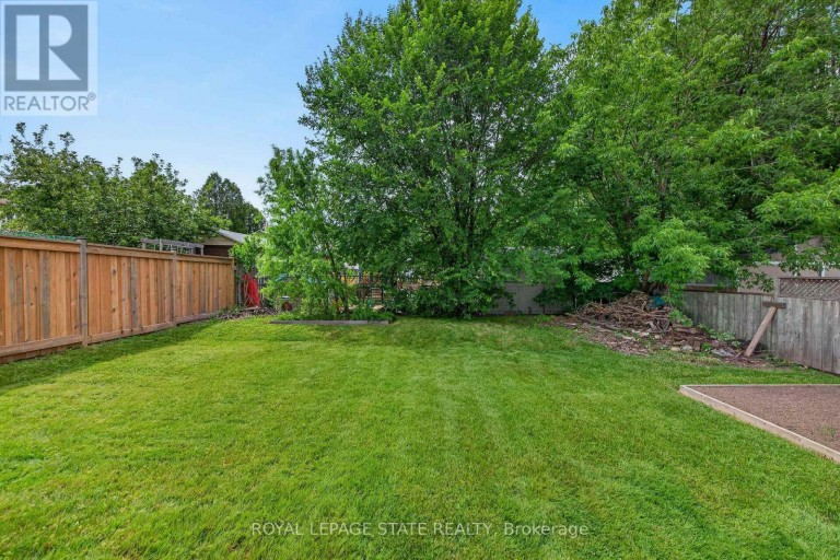 302 EAST 28TH STREET, Hamilton (Eastmount), Ontario, L8V3J3