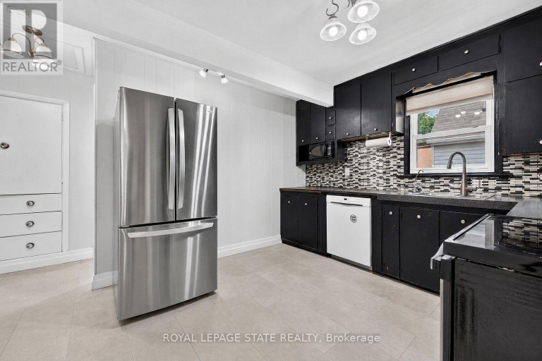 302 EAST 28TH STREET, Hamilton (Eastmount), Ontario, L8V3J3