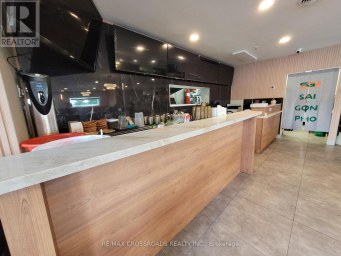 2399 CAWTHRA ROAD Mississauga (Dixie) Ontario photo 2