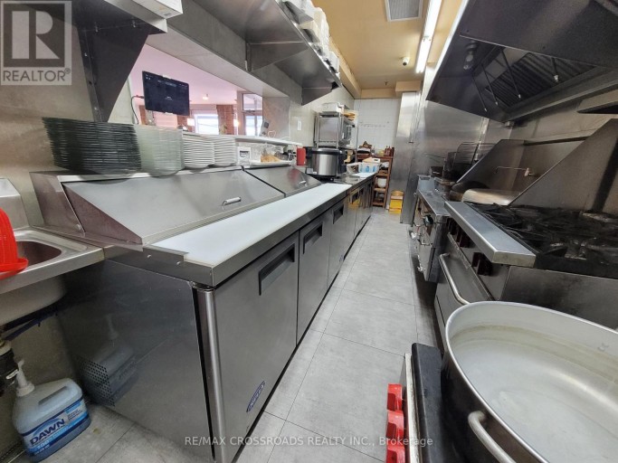 2399 CAWTHRA ROAD, Mississauga (Dixie), Ontario, L5A2W9
