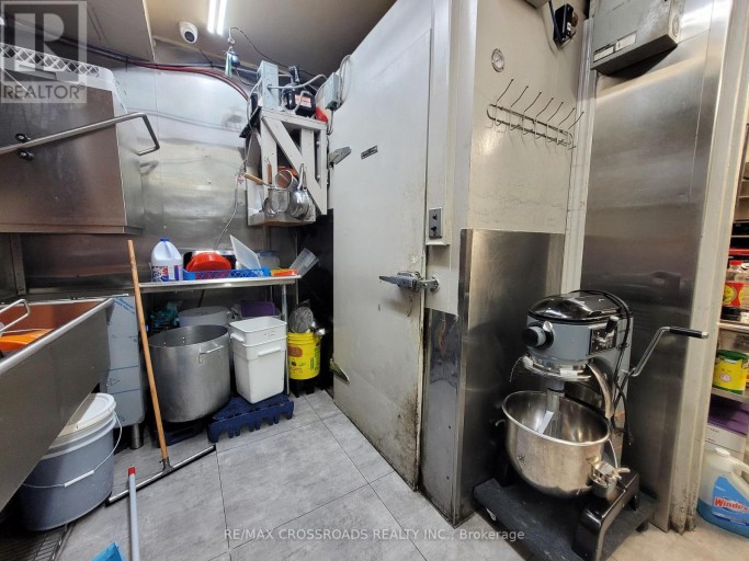 2399 CAWTHRA ROAD, Mississauga (Dixie), Ontario, L5A2W9