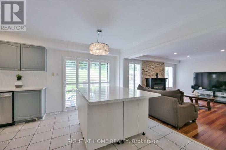 57 HOPKINSON CRESCENT, Ajax (Northwest Ajax), Ontario, L1T4G4