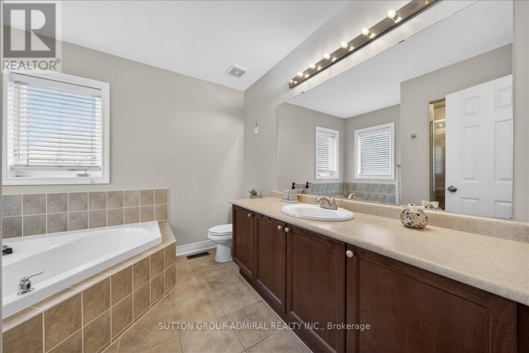 6 WHITE CRESCENT, Barrie (Holly), Ontario, L4N7M1