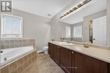 6 WHITE CRESCENT Barrie (Holly) Ontario photo 16