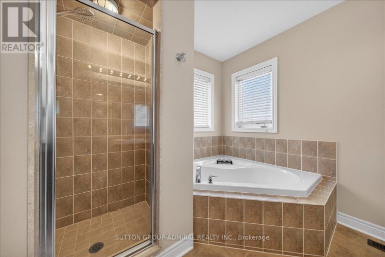 6 WHITE CRESCENT, Barrie (Holly), Ontario, L4N7M1