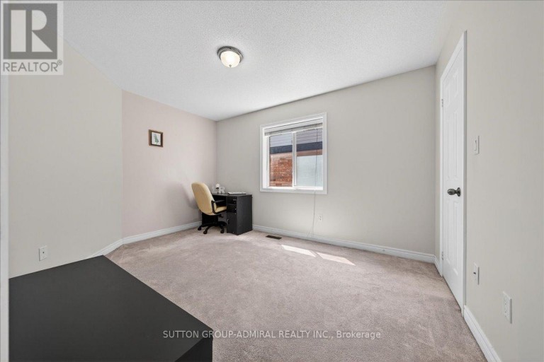6 WHITE CRESCENT, Barrie (Holly), Ontario, L4N7M1