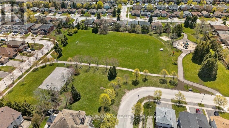 6 WHITE CRESCENT, Barrie (Holly), Ontario, L4N7M1