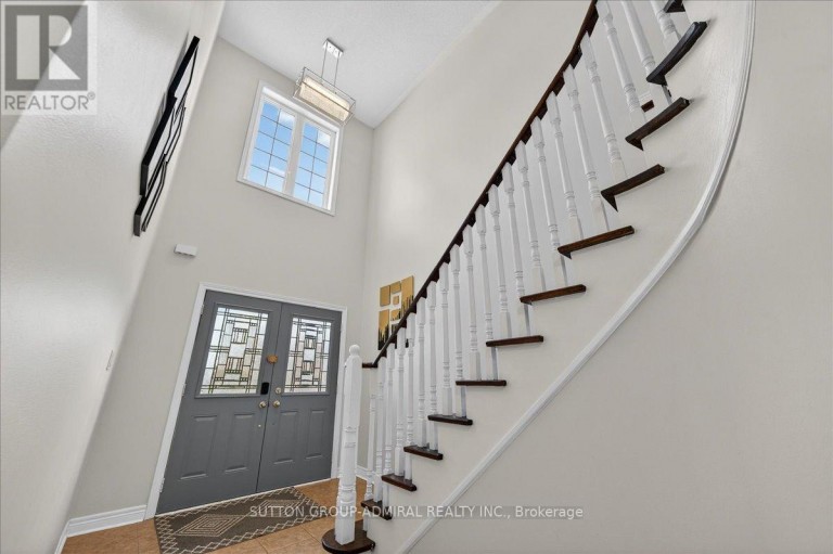 6 WHITE CRESCENT, Barrie (Holly), Ontario, L4N7M1