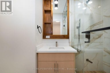 164 STEELES AVENUE E Markham (Grandview) Ontario photo 13