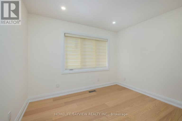 164 STEELES AVENUE E, Markham (Grandview), Ontario, L3T1A5
