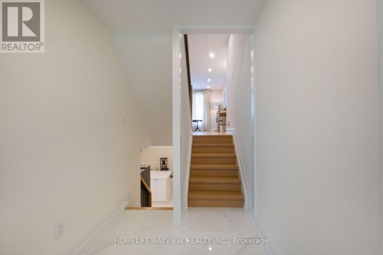 164 STEELES AVENUE E, Markham (Grandview), Ontario, L3T1A5