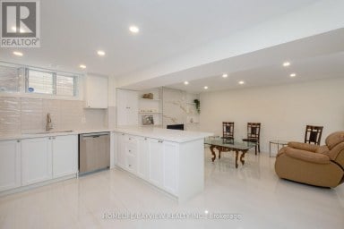 164 STEELES AVENUE E Markham (Grandview) Ontario photo 24