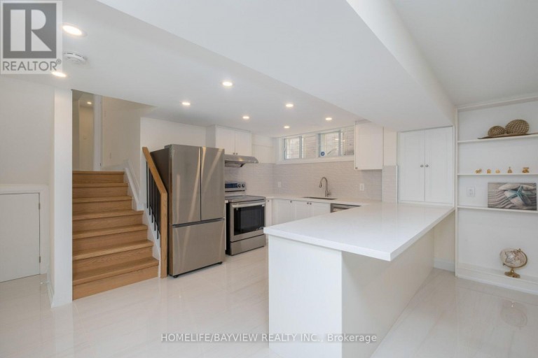 164 STEELES AVENUE E, Markham (Grandview), Ontario, L3T1A5