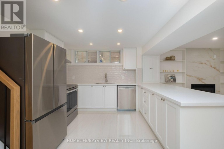 164 STEELES AVENUE E, Markham (Grandview), Ontario, L3T1A5