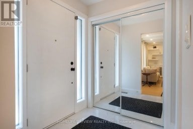164 STEELES AVENUE E Markham (Grandview) Ontario photo 6