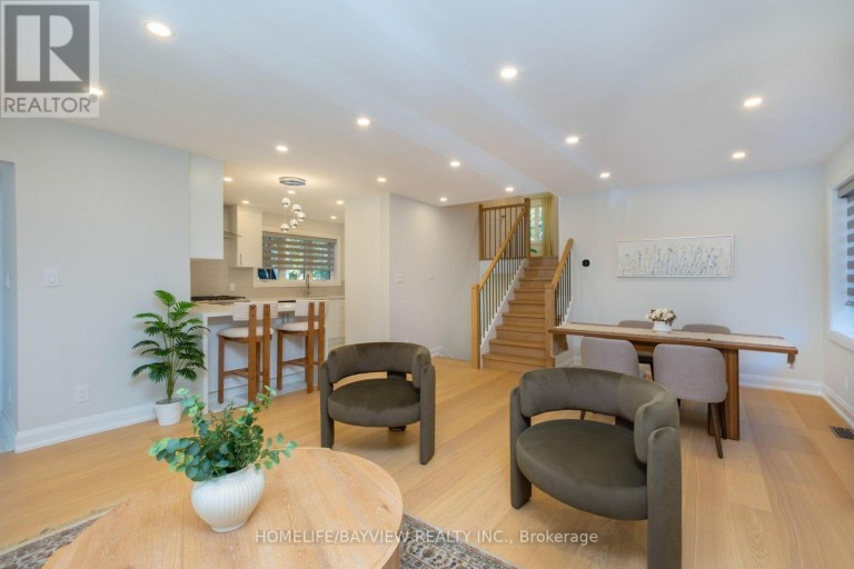 164 STEELES AVENUE E, Markham (Grandview), Ontario, L3T1A5