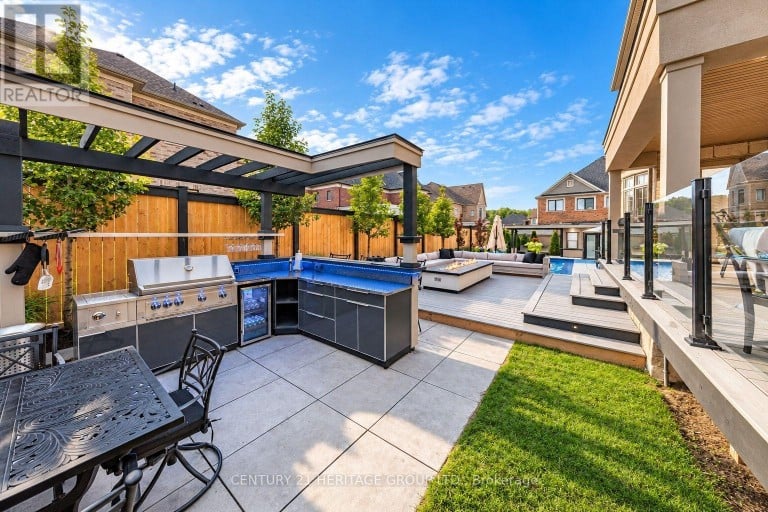43 SIR HENRY COURT, King (King City), Ontario, L7B0P5
