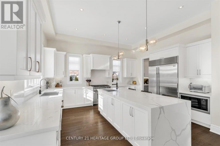 43 SIR HENRY COURT, King (King City), Ontario, L7B0P5