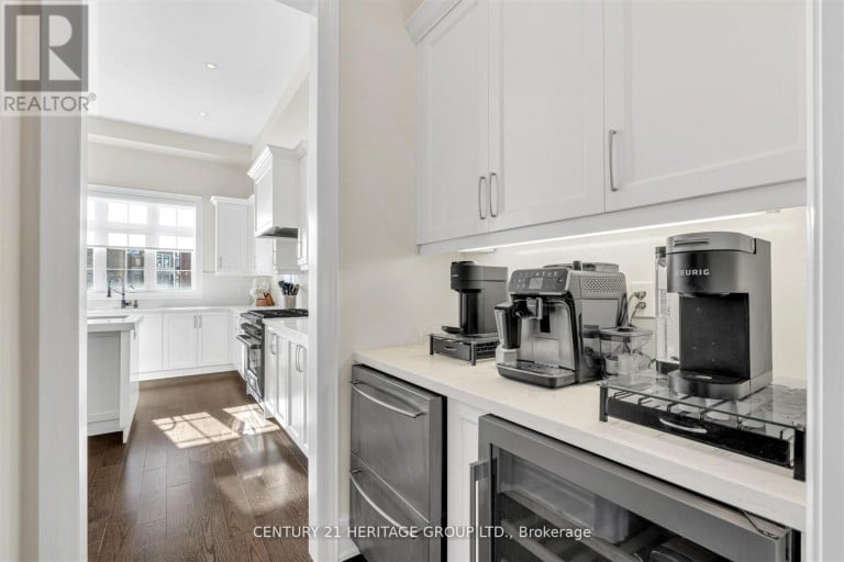 43 SIR HENRY COURT, King (King City), Ontario, L7B0P5