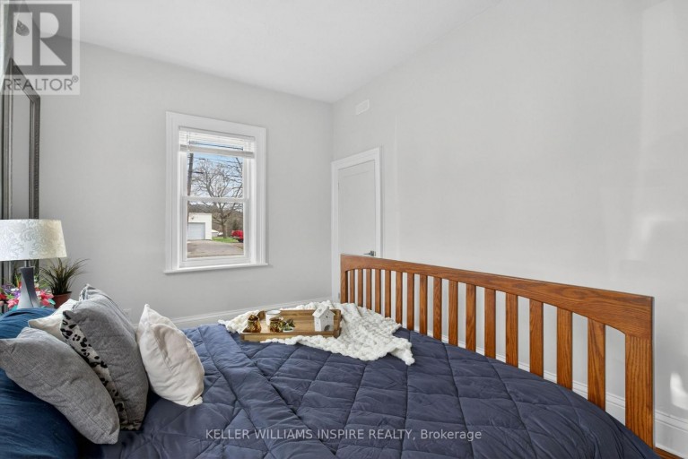 22 CONCESSION STREET W, Westport, Ontario, K0G1X0