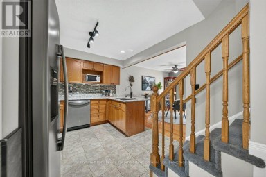 48 - 31 SCHRODER CRESCENT Guelph (Grange Road) Ontario photo 13
