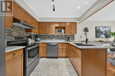 48 - 31 SCHRODER CRESCENT Guelph (Grange Road) Ontario photo 18