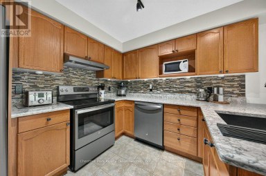 48 - 31 SCHRODER CRESCENT Guelph (Grange Road) Ontario photo 19