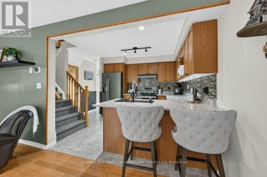 48 - 31 SCHRODER CRESCENT Guelph (Grange Road) Ontario photo 23