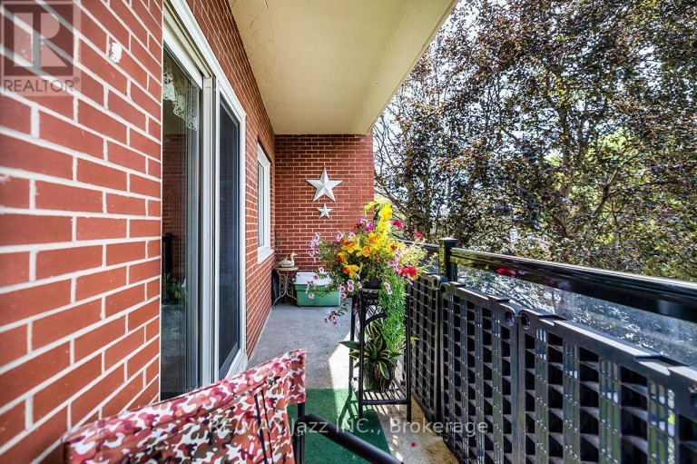 304 - 131 TAUNTON ROAD E, Oshawa (Centennial), Ontario, L1G3T8