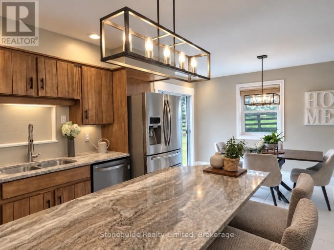 1611 PARKHILL ROAD W, Cavan Monaghan (Cavan-Monaghan), Ontario, K9J0E5