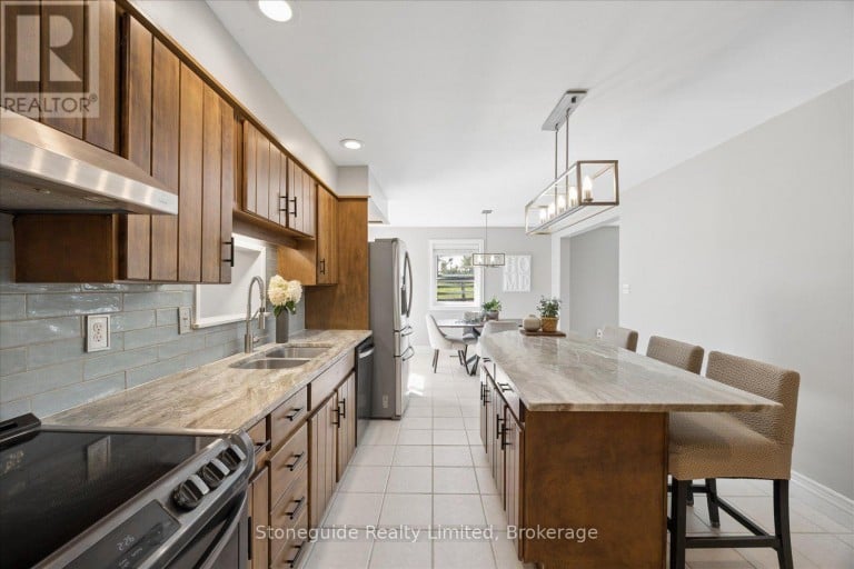 1611 PARKHILL ROAD W, Cavan Monaghan (Cavan-Monaghan), Ontario, K9J0E5