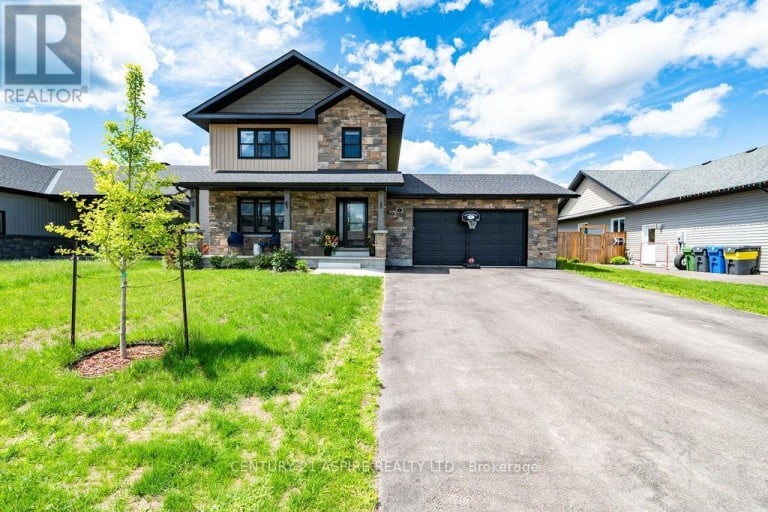 6 Zachary Street, Petawawa, Ontario (id X13764604)