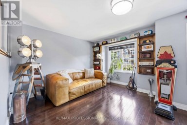 26 ABRAHAM WELSH ROAD Toronto (Humberlea-Pelmo Park) Ontario photo 12