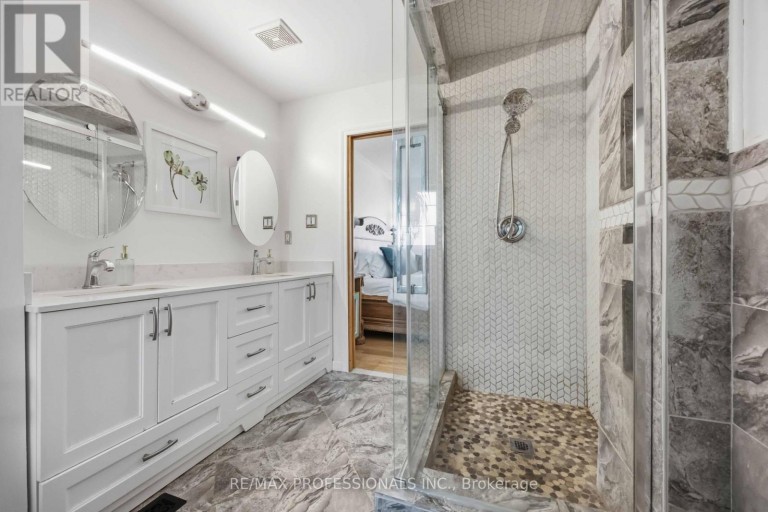 26 ABRAHAM WELSH ROAD, Toronto (Humberlea-Pelmo Park), Ontario, M9M0B7