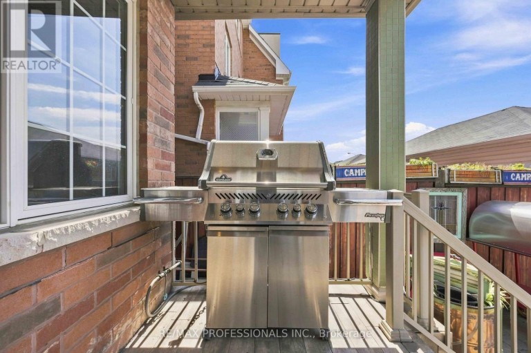 26 ABRAHAM WELSH ROAD, Toronto (Humberlea-Pelmo Park), Ontario, M9M0B7